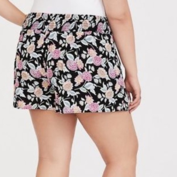Torrid Gauze SHORTS Floral Smocked Waist 3X - Picture 2 of 7